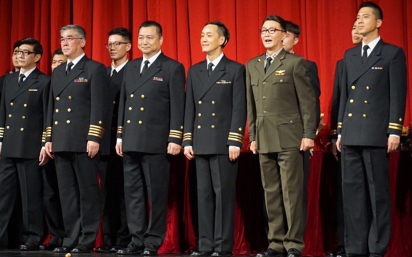 9.15【北京·首都剧场】  人艺话剧《哗变》  人艺五虎 冯远征 吴刚