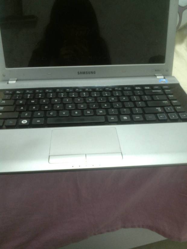 三星笔记本开机黑屏怎么办,按开机键后就是黑