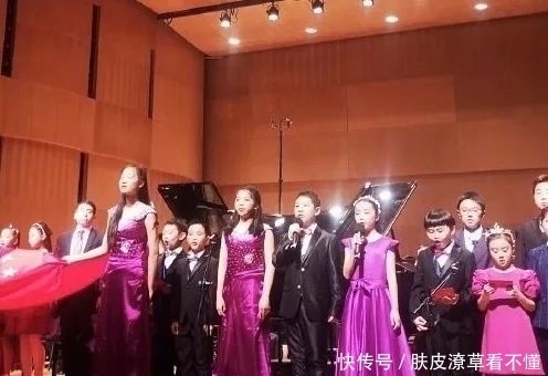 甜馨演奏视频