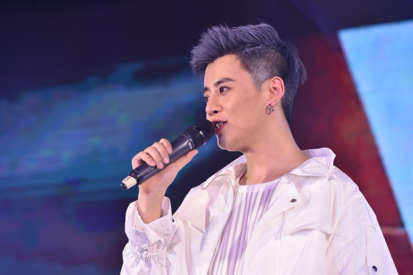 当年主持《同一首歌》的梁永斌现状如何?