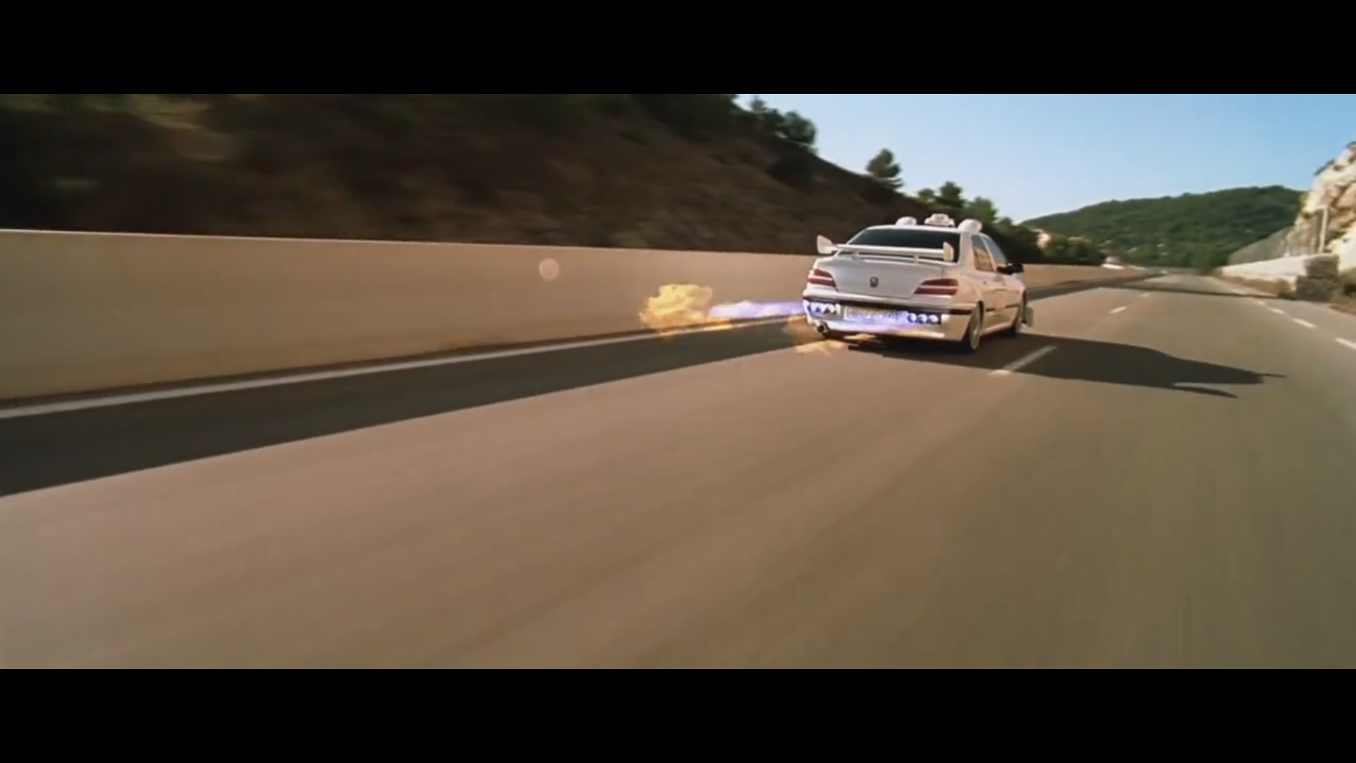 的士速递:这出租车被改造后真牛,时速298公里,请问还有谁