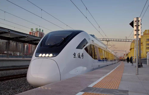 扩展资料: 列车等级: 1,z开头的列车:直达特别快速旅客列车,简称直特