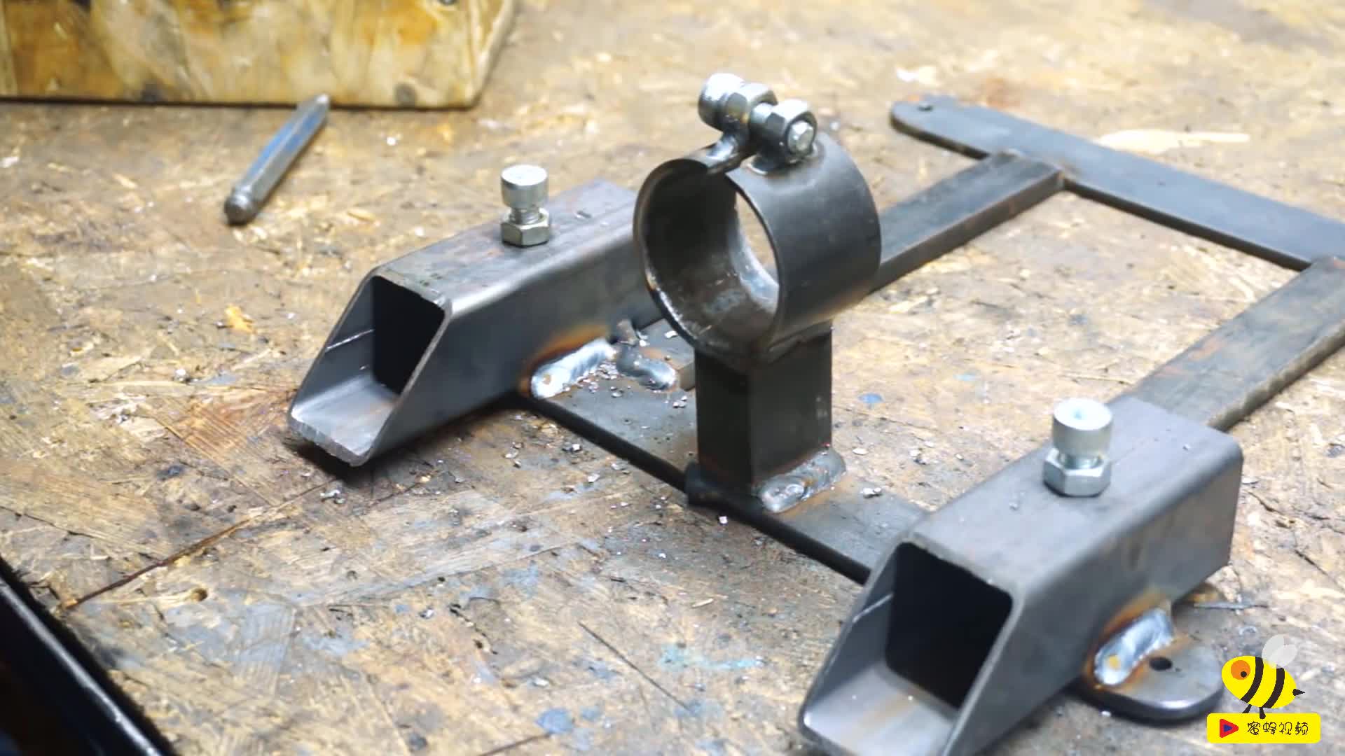 这个 自制的 支架是我见过最实用的,从此 手电钻又多了个功能!