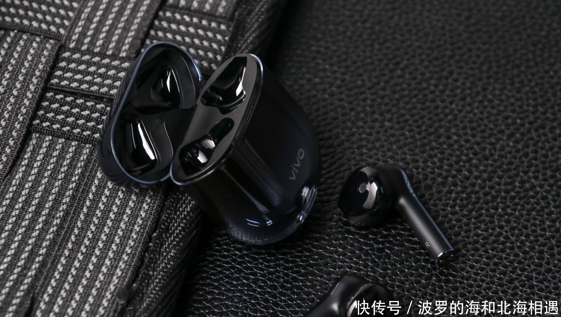 普通蓝牙耳机和Airpods的