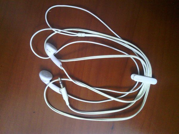 如何防止耳机线缠成一团乱麻