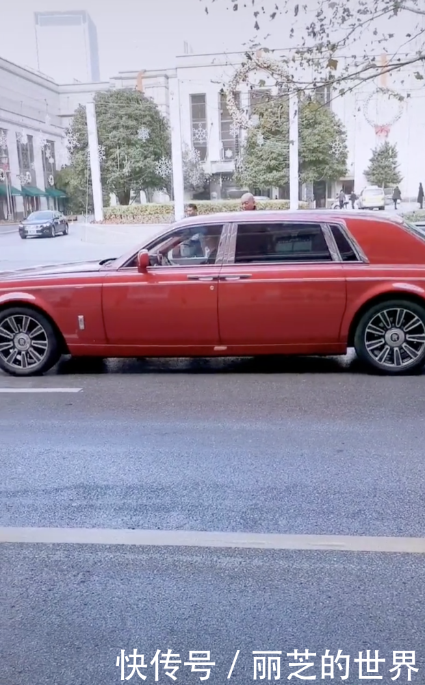 王思聪还在潇洒