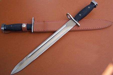 为什么又那么锋利?铸造一把匕首需要多少钱 啊?