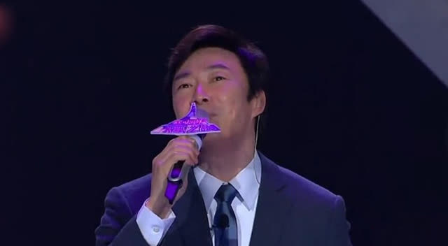 老司机费玉清深情演绎《 香水有毒》没想到《 香水有毒》也能被唱的