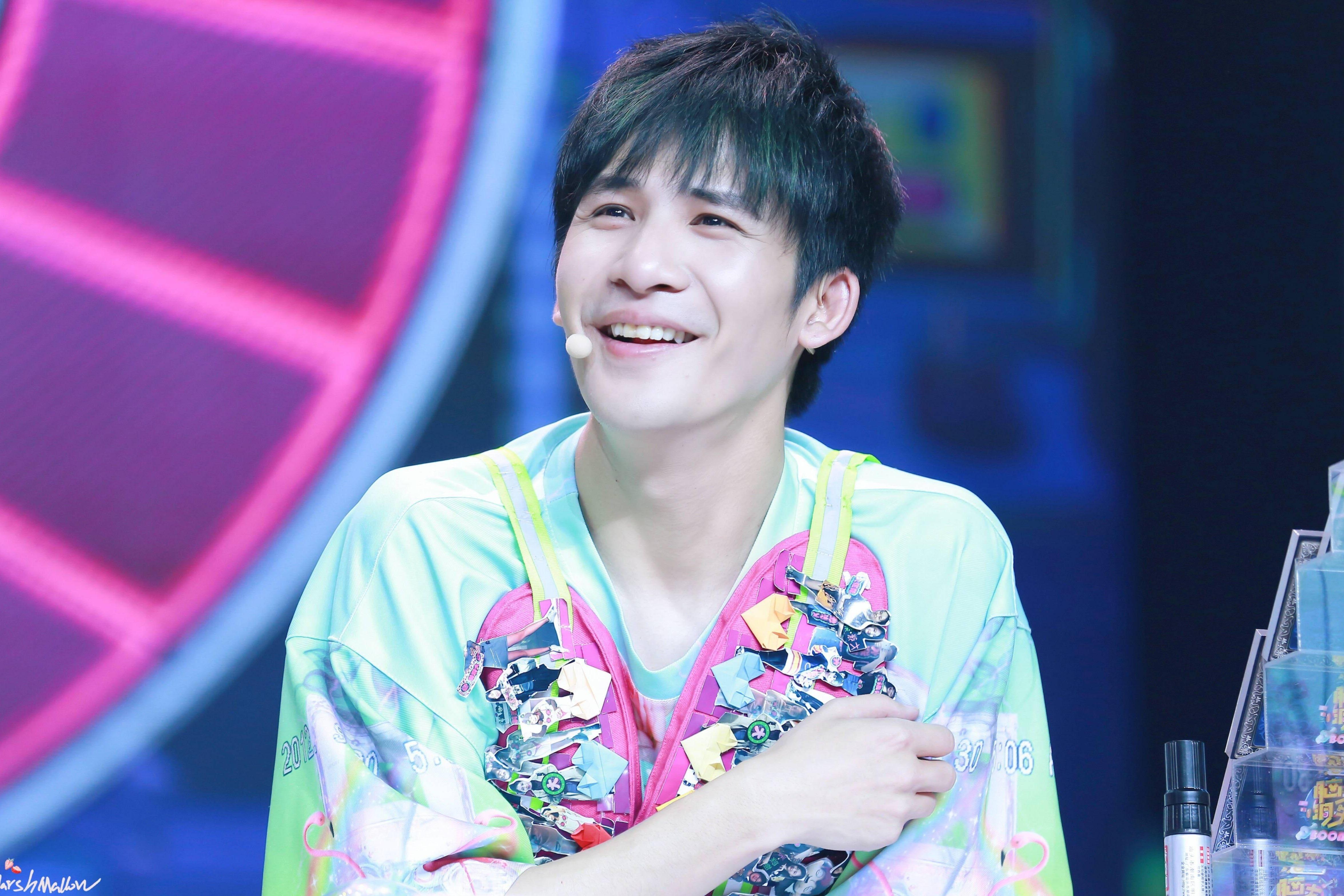 视频:大张伟《我在诗里看到了你》,这样的爱情对白真是比蜜甜