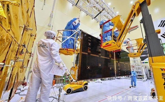 我国发射首颗卫星是