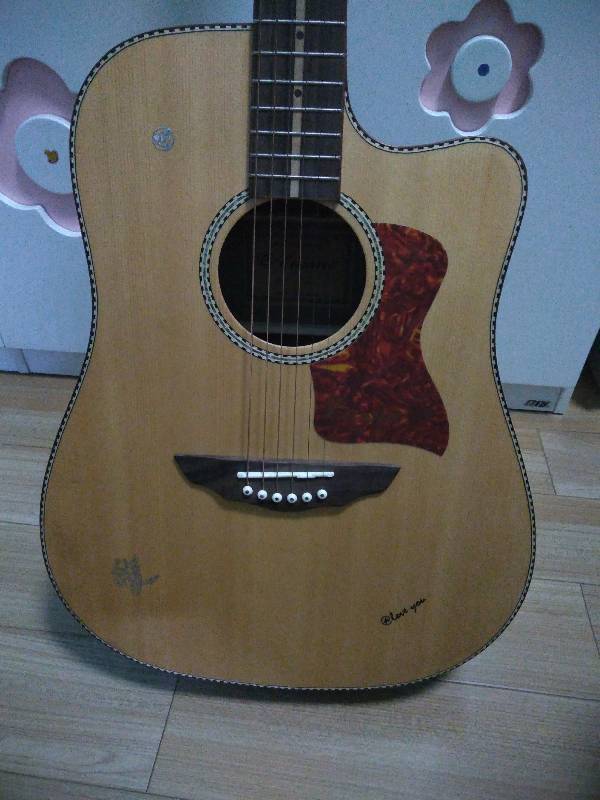 卡斯摩的吉他好用吗?听说是烧火棍