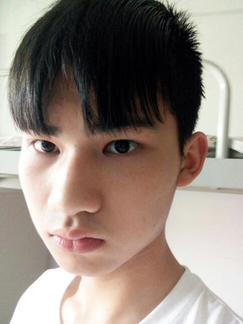 怎么感觉中分不好看,我用吹风机吹的,是吹错了