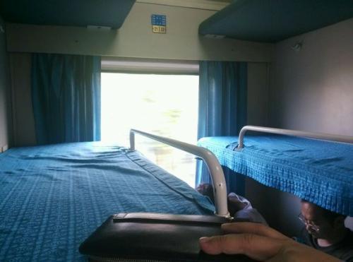 硬卧代硬座abcd哪个靠窗