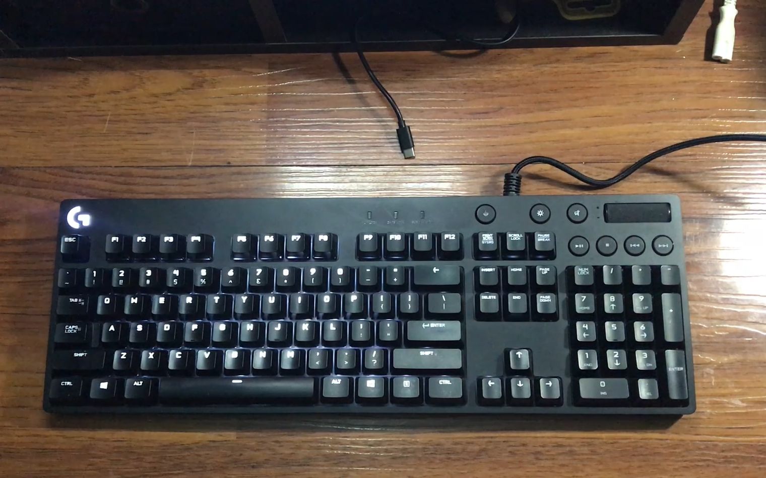 哔哩哔哩上传时间:2年前时长:02:24【拆解】一个老式薄膜键盘里面是