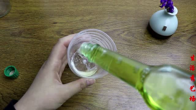 教你自制 驱蚊液,喷在房间里,蚊子来一只死一只,比杀虫剂还 好用