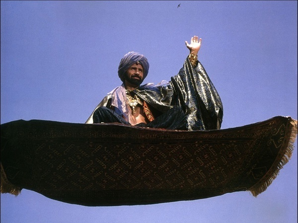阿拉伯神话电影飞毯图片