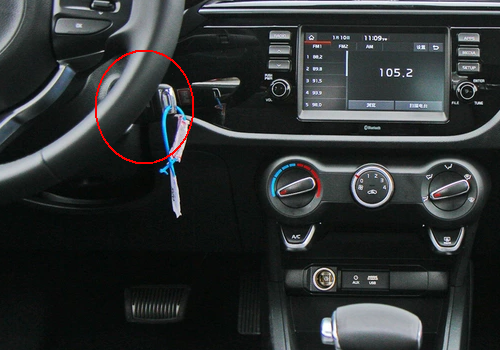 起亚k2蓝牙是哪个按键