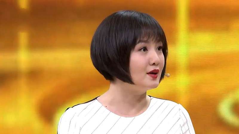 蒋小涵是多数人的童年回忆,台上爆料儿时视频,直呼我的天哪!