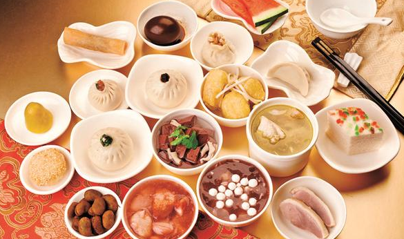 南京博物馆周围有什么好吃的,