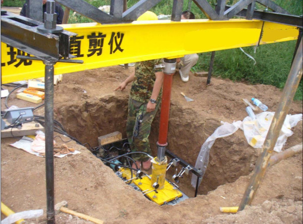 在土力学中直剪试验和三轴试验的优缺点?