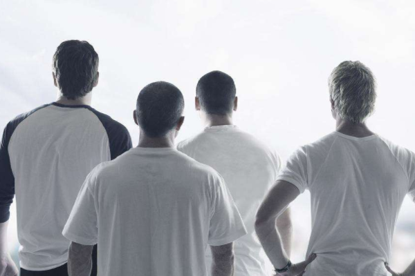 一个学校的家长会 背景音乐 英文歌