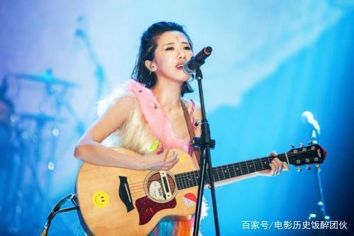 后鲨的主唱付菡在乐夏舞台上表现如此不稳定,为何还有这么多人喜欢她?