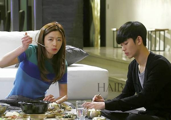 本来就不关心韩国艺人,还以为是车太贤和全智贤成婚呢.吓我两跳.