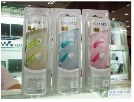 推荐100元左右的耳塞式耳机,送给女生的。