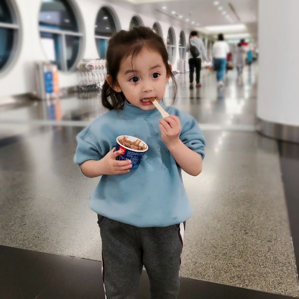 这个小女孩叫什么?