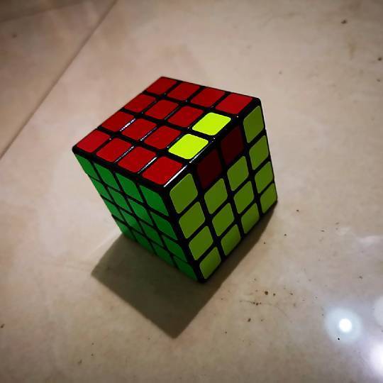 四阶魔方拼法都是对的为什么最后中间有两块棱