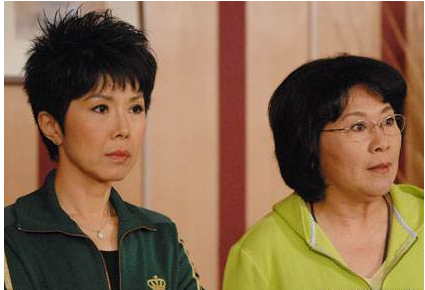 溏心风暴荷妈扮演者是李司棋