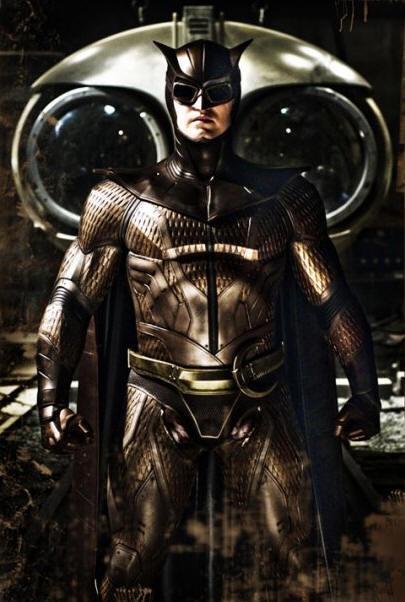 这个角色是守望者漫画里的,战斗力还是蛮强的,平行世界里他和反派