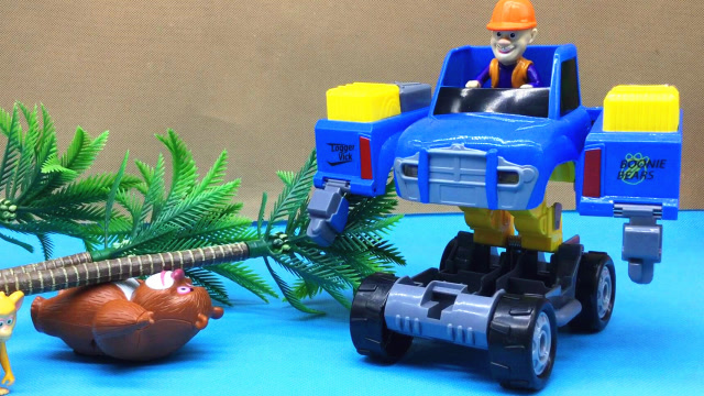 熊出没光头强 b>熊心百变 /b>机甲变形吉普车