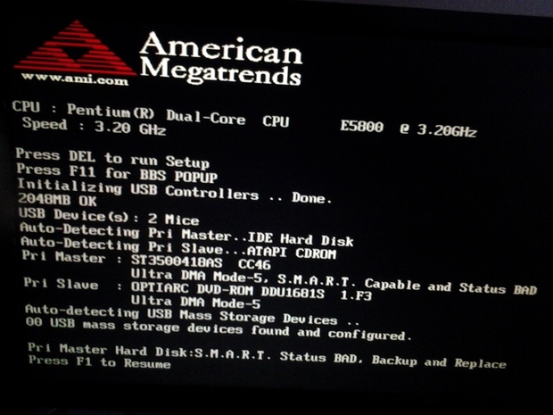 海尔台式机开机自检一秒嘟的一声黑屏出了个红三角标头的页面.