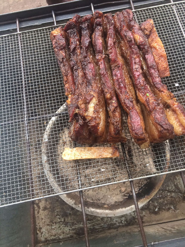 爆皮的时候皮爆太泡,都和肉分离了,切的时候皮都碎了,求高人指点