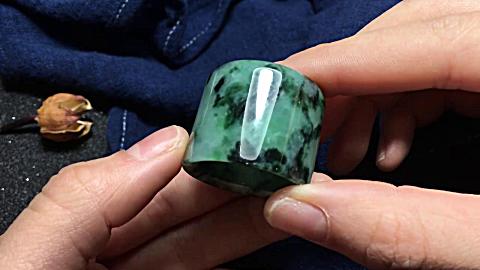 鑫万宝天然a货翡翠扳指飘花油青糯种戒指玉扳指宽边指环玉戒指