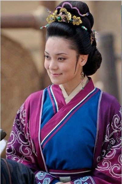 主柴荣之女,宋太祖赵匡胤敕封皇御妹金花郡主,与八贤王赵德芳兄妹相称