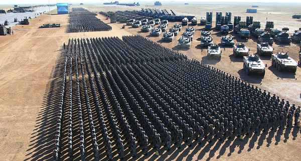 在内蒙古 "朱日和"系蒙古语的译音,意为"心脏",是亚洲最大,解放军最