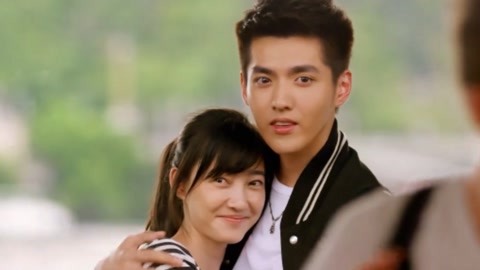 小伙向美女求婚,吴亦凡王丽坤看着超幸福!