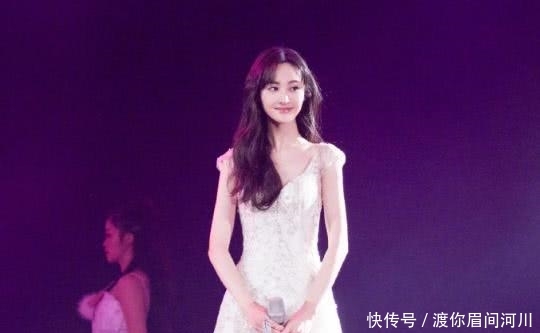 肖战王一博同台直播