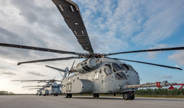 关于美国海军陆战队CH-53K种马王的介绍。