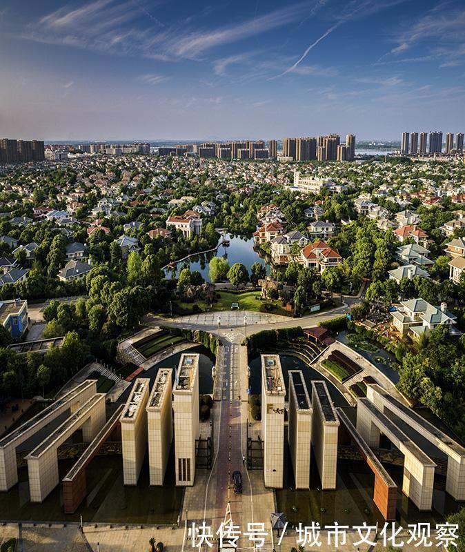 武汉高铁站东边