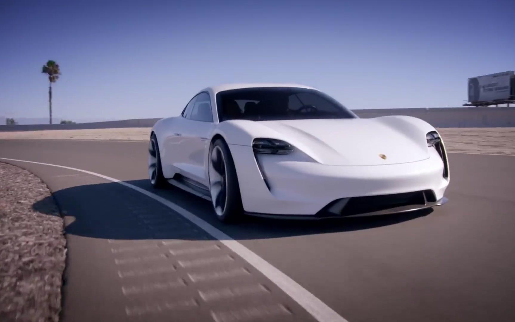 美国歌手  亚当·莱文(adam levine)试驾保时捷mission e@洛杉矶.