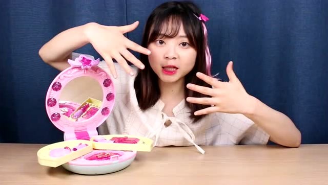 《小伶玩具》珠珠的秘密,魔法 镜子梳妆台过家家亲子游戏