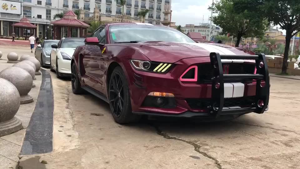 缅甸果敢老街豪车