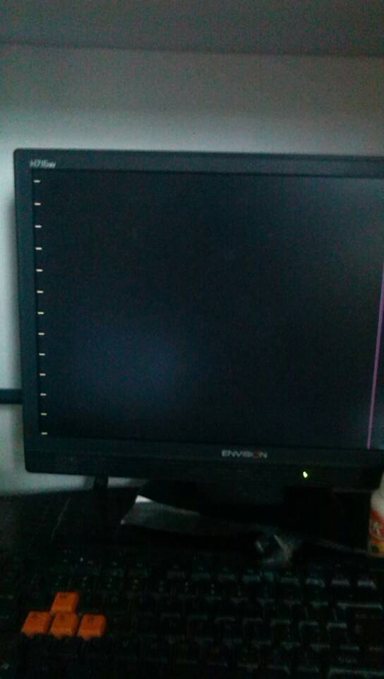 电脑显示突然花屏