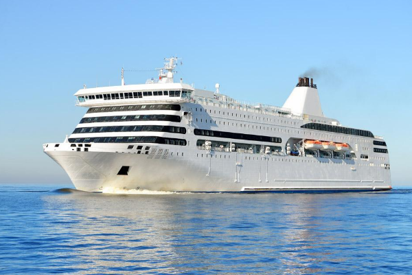 今天,现代化的轮船,其中有客轮,货轮和油轮,正在从事着各种关系到人类