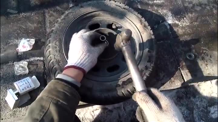 视频:前轮行走时有异响 换电动车前轮轴承