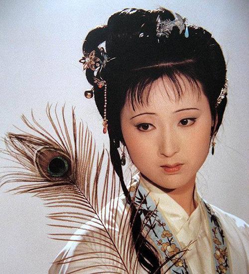 怎么评论陈晓旭演的林黛玉?