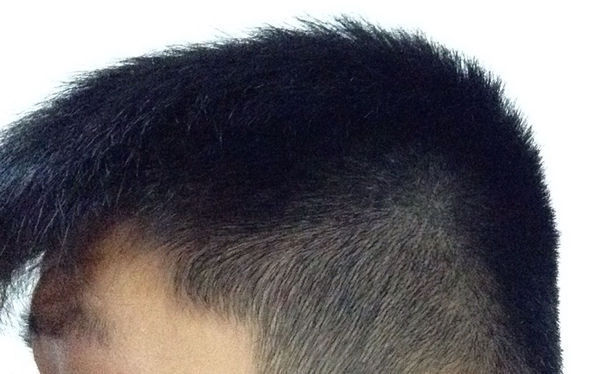 为什么我每次剪头发理发师都把两边都铲短,怎